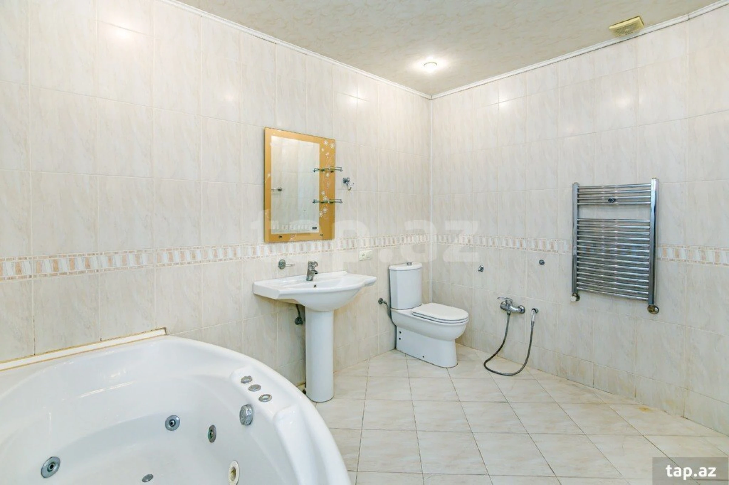 Kirayə verilir 3 otaqlı yeni tikili 170 m²