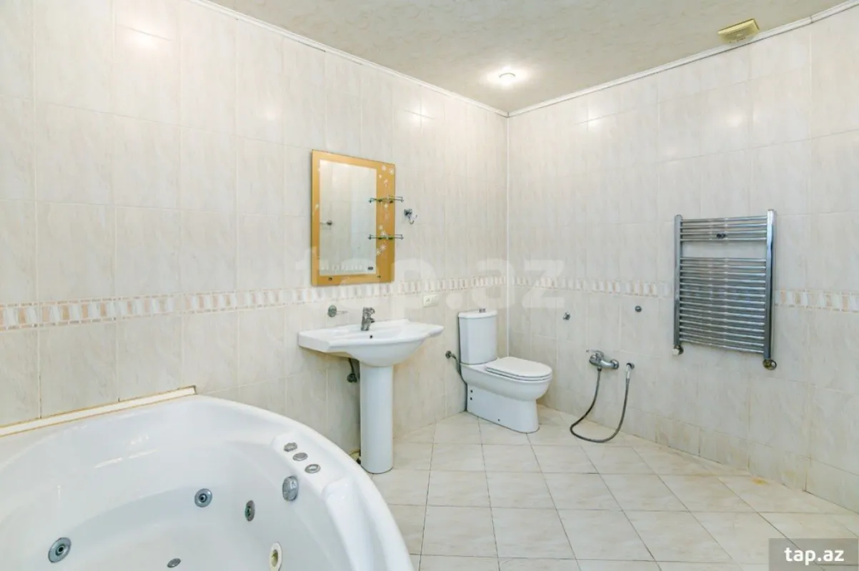 Kirayə verilir 3 otaqlı yeni tikili 170 m²