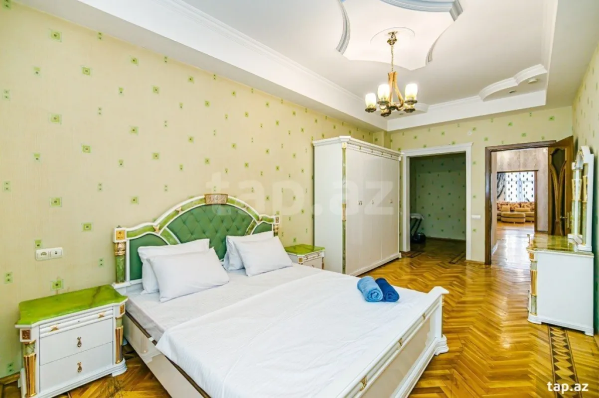 Kirayə verilir 3 otaqlı yeni tikili 170 m²