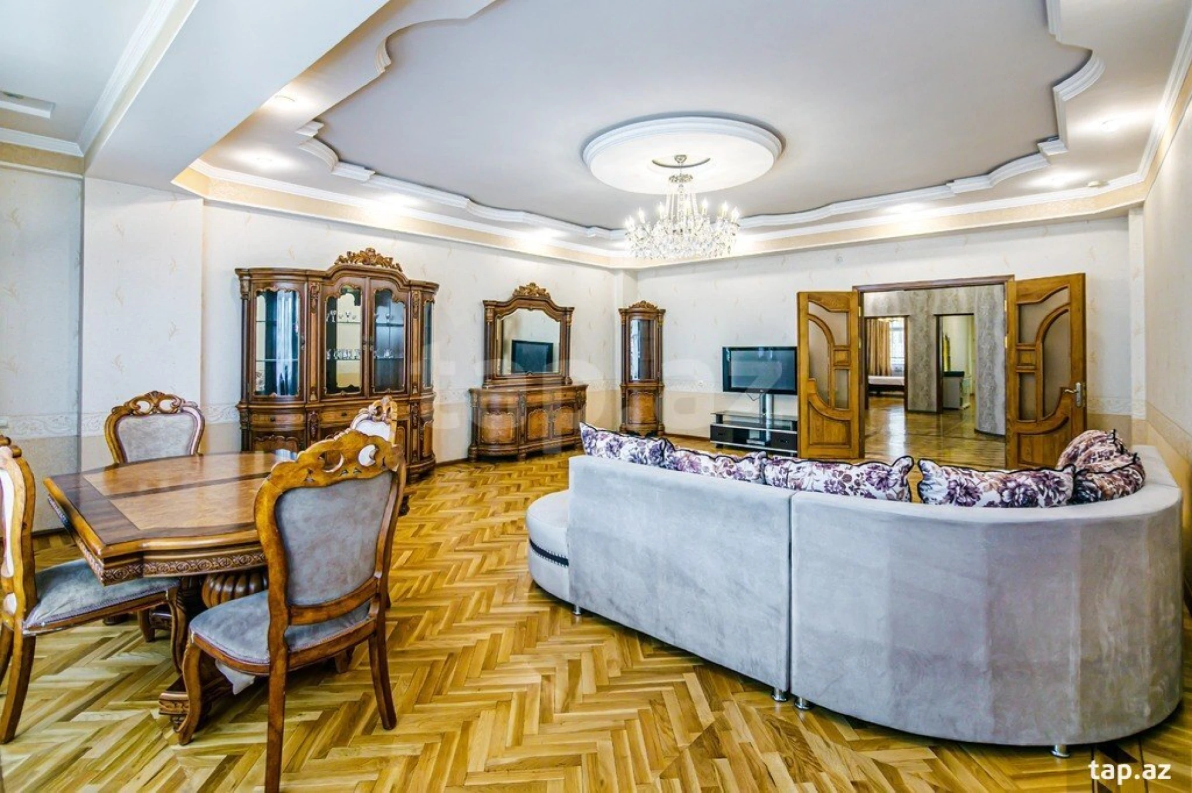 Kirayə verilir 3 otaqlı yeni tikili 170 m²