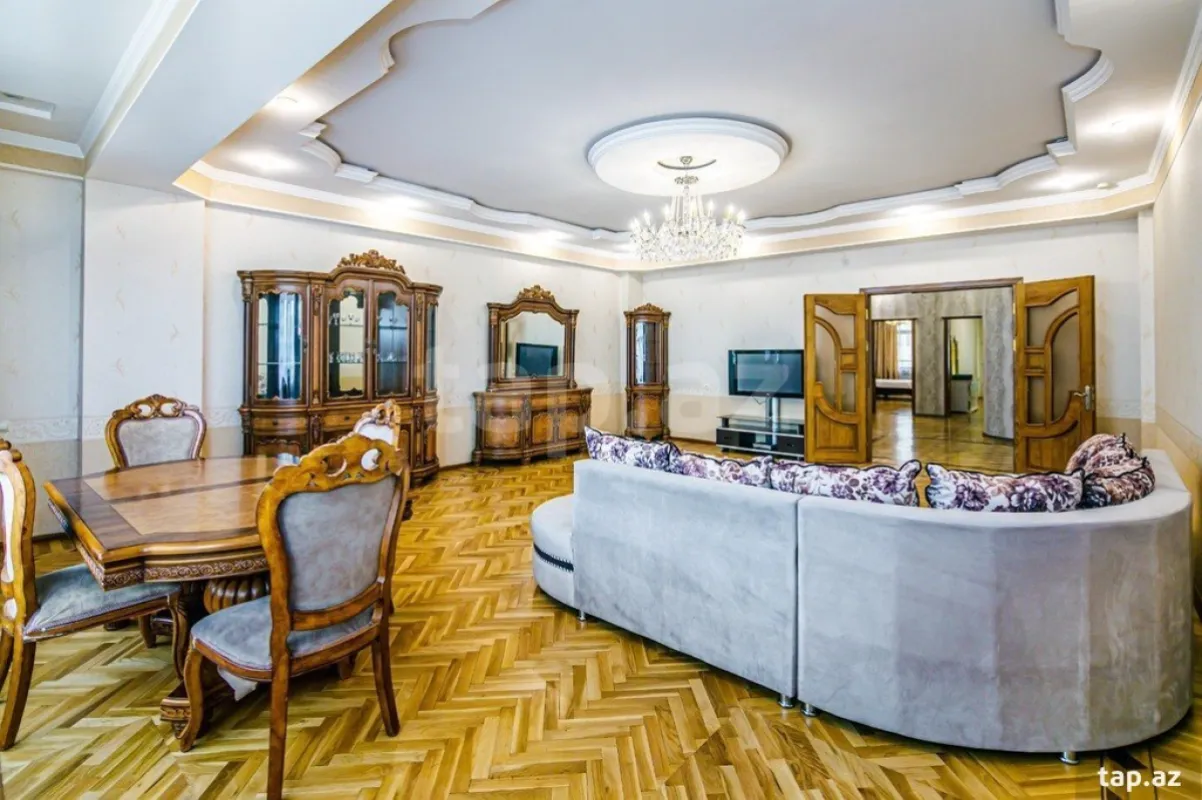 Kirayə verilir 3 otaqlı yeni tikili 170 m²