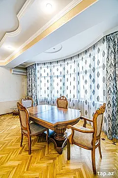 Kirayə verilir 3 otaqlı yeni tikili 170 m²