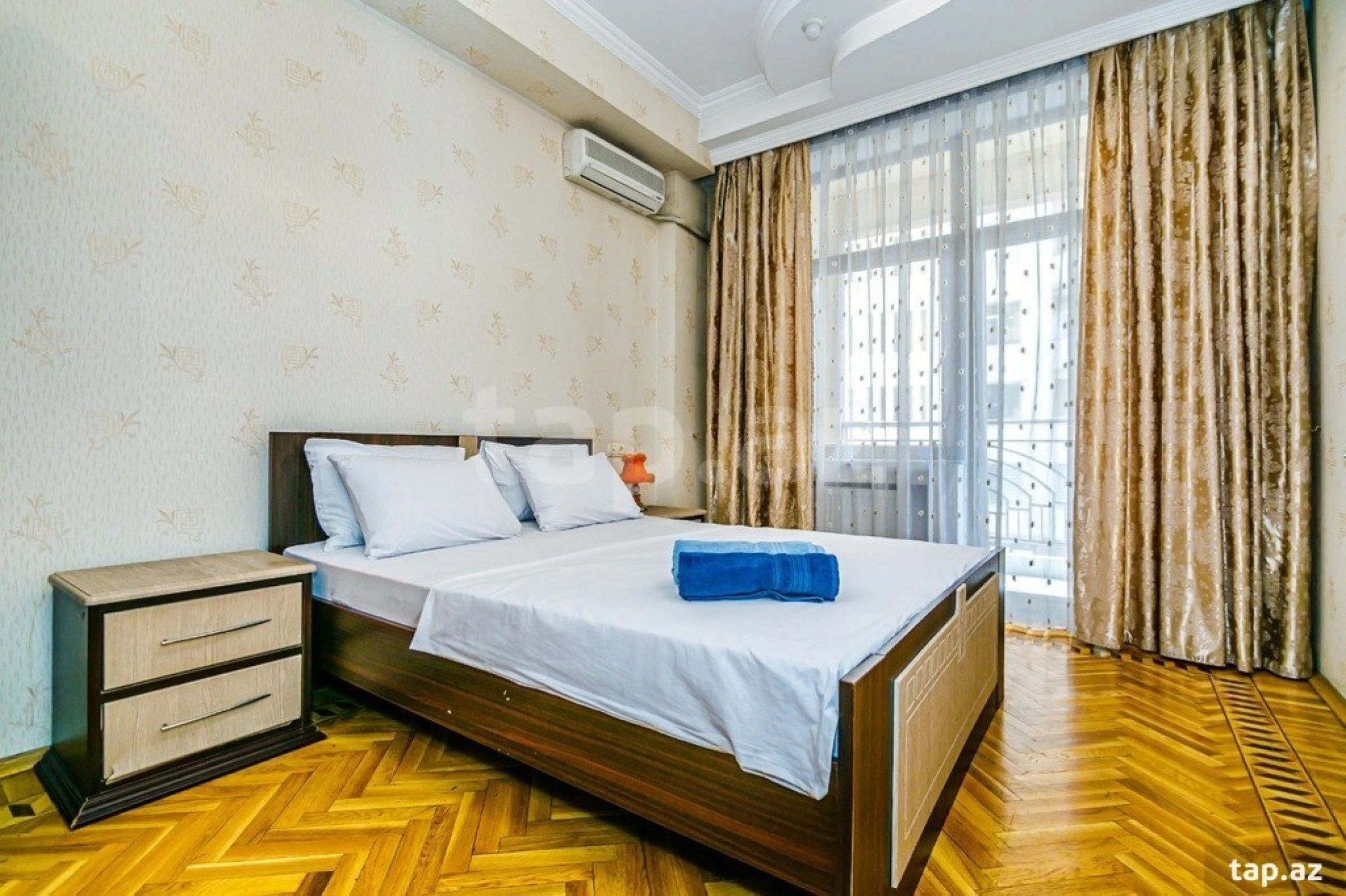 Kirayə verilir 3 otaqlı yeni tikili 170 m²