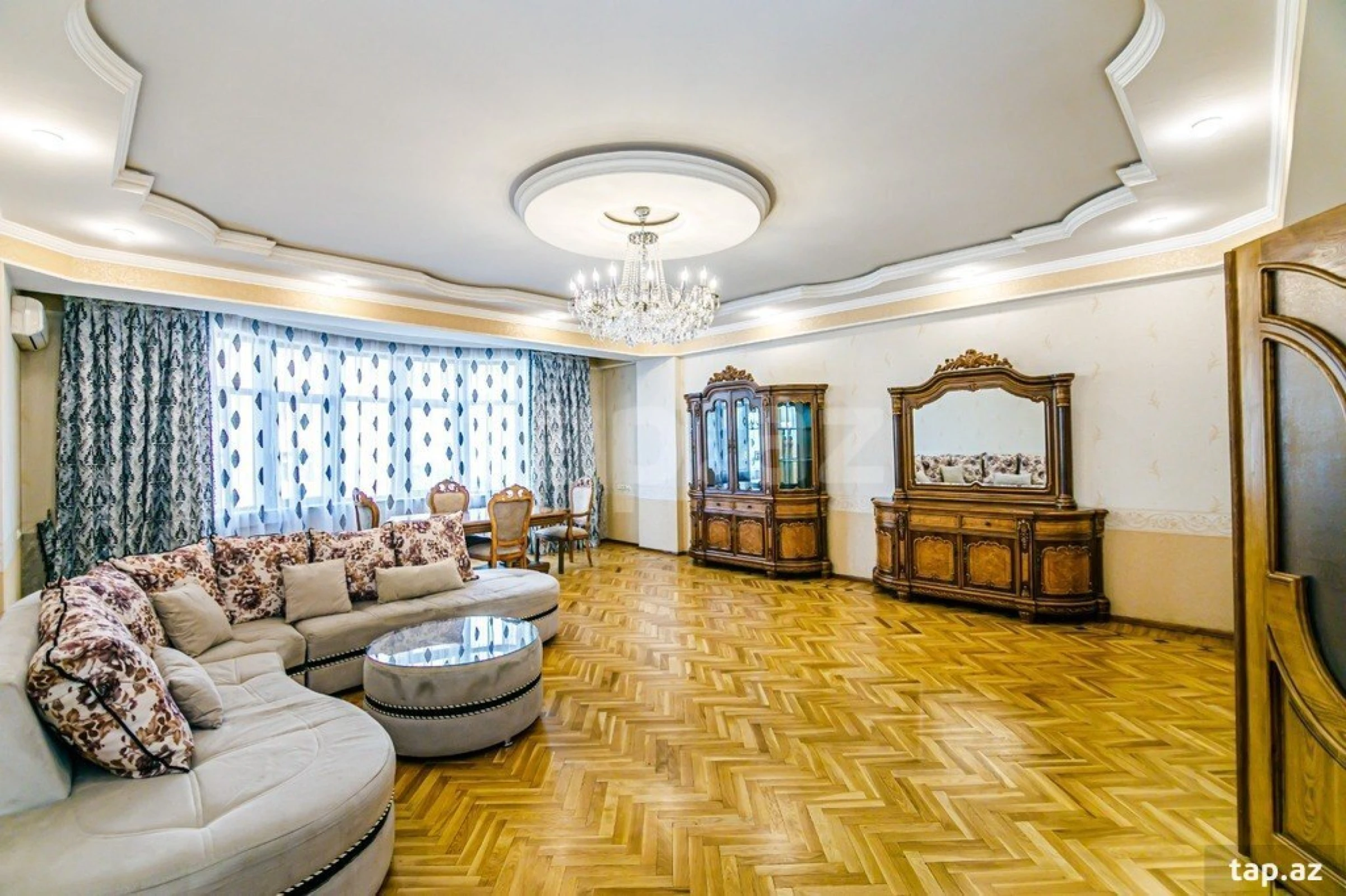 Kirayə verilir 3 otaqlı yeni tikili 170 m²