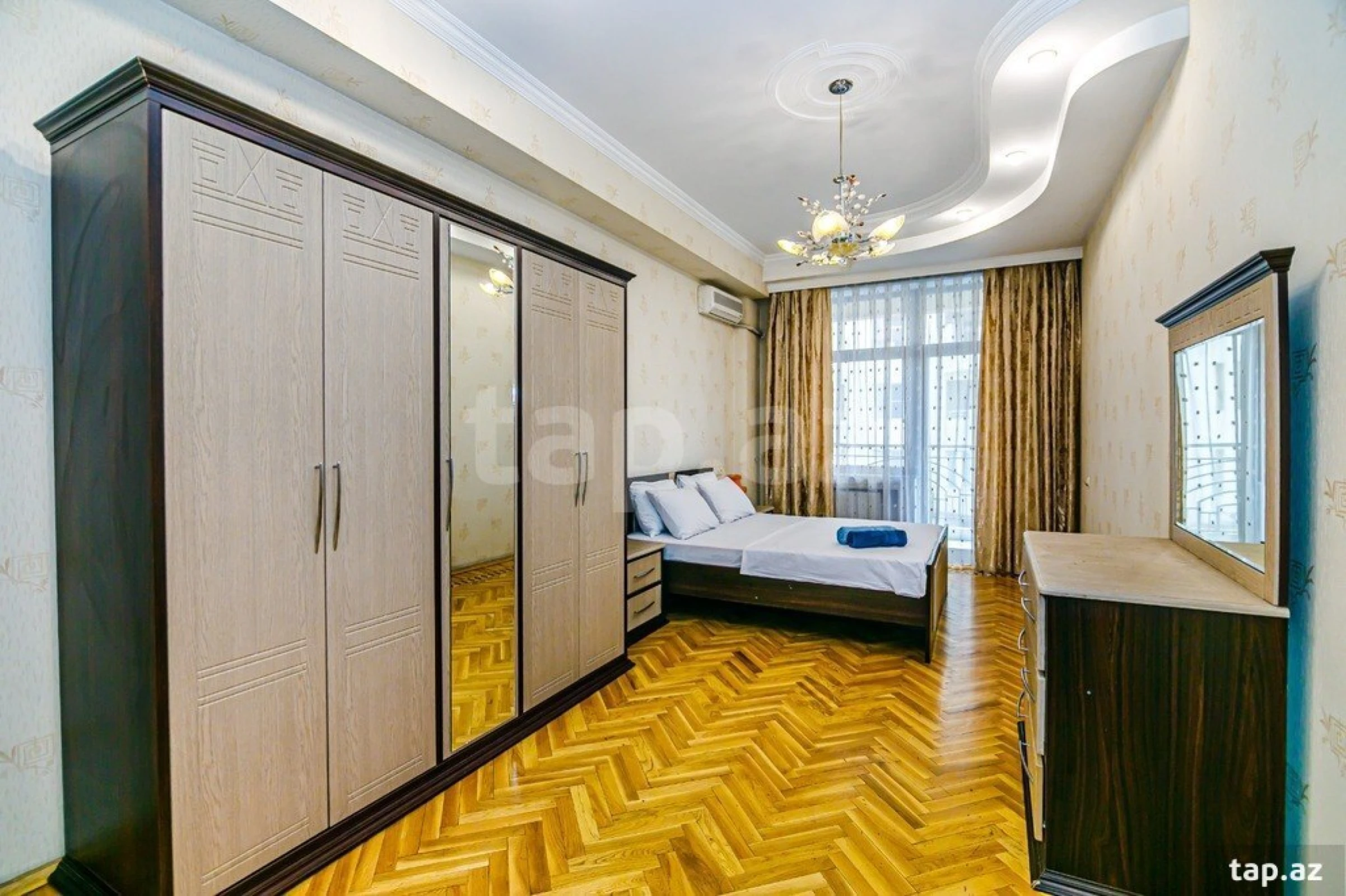 Kirayə verilir 3 otaqlı yeni tikili 170 m²