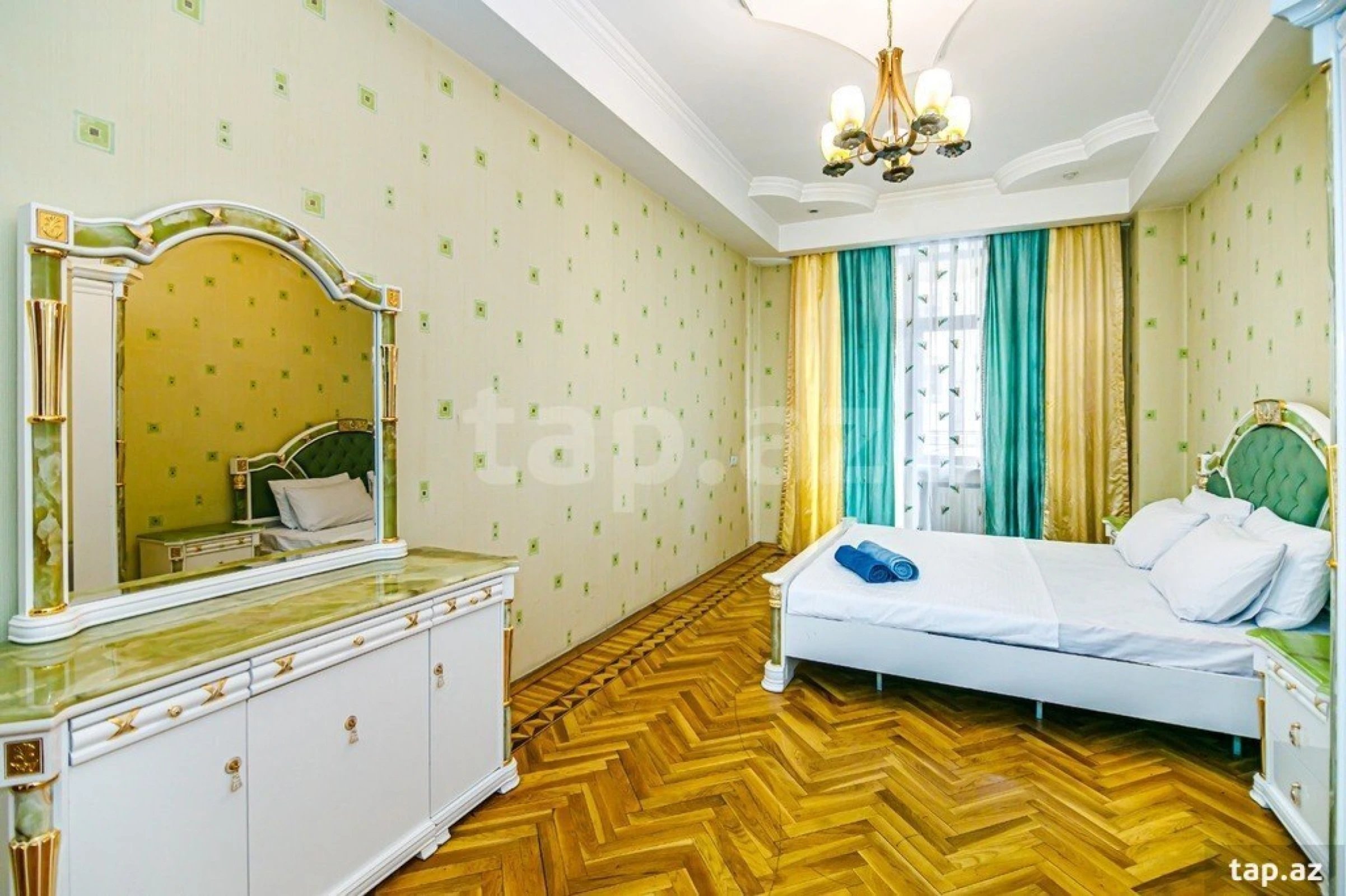 Kirayə verilir 3 otaqlı yeni tikili 170 m²