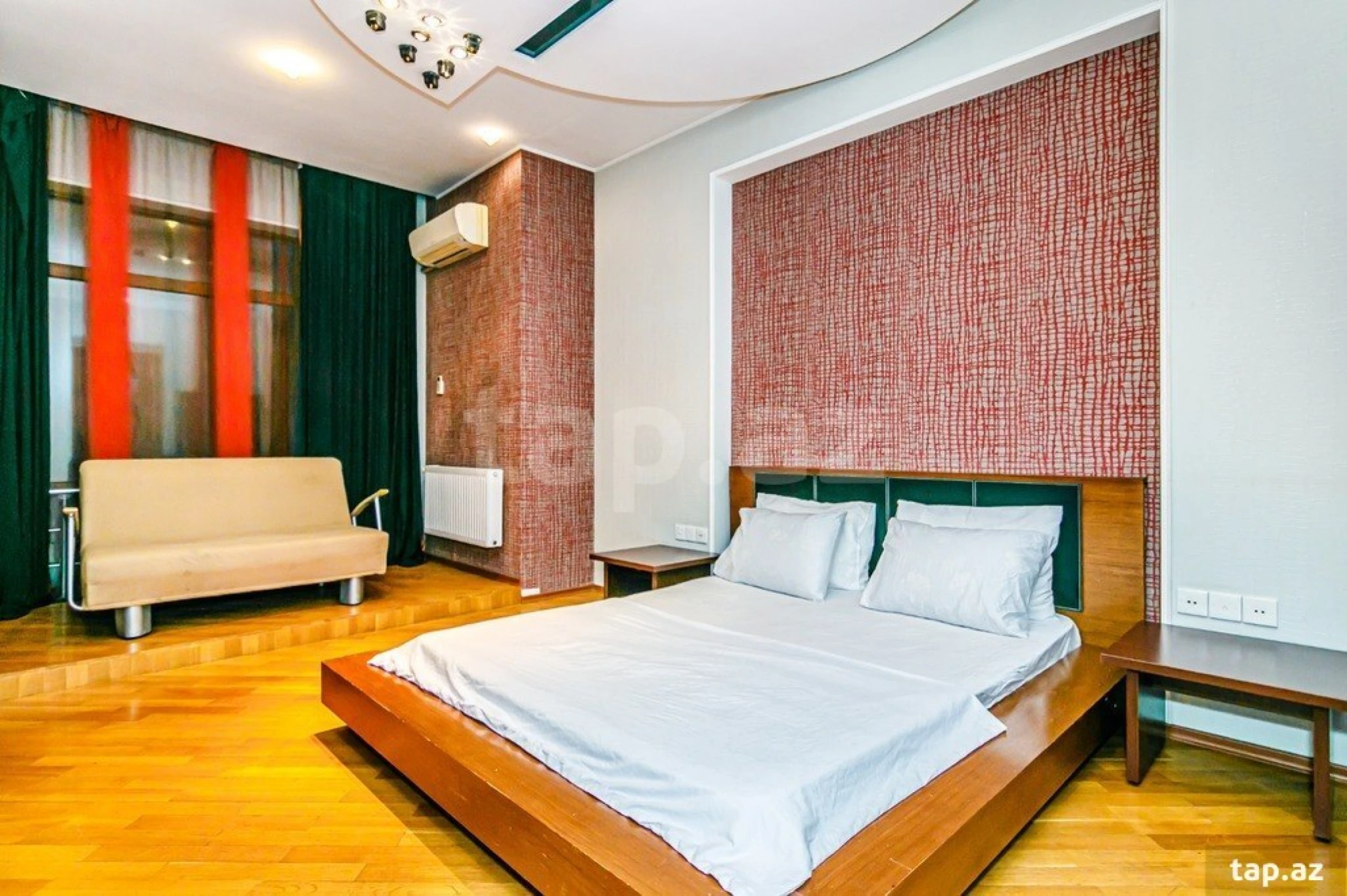 Kirayə verilir 4 otaqlı yeni tikili 200 m²