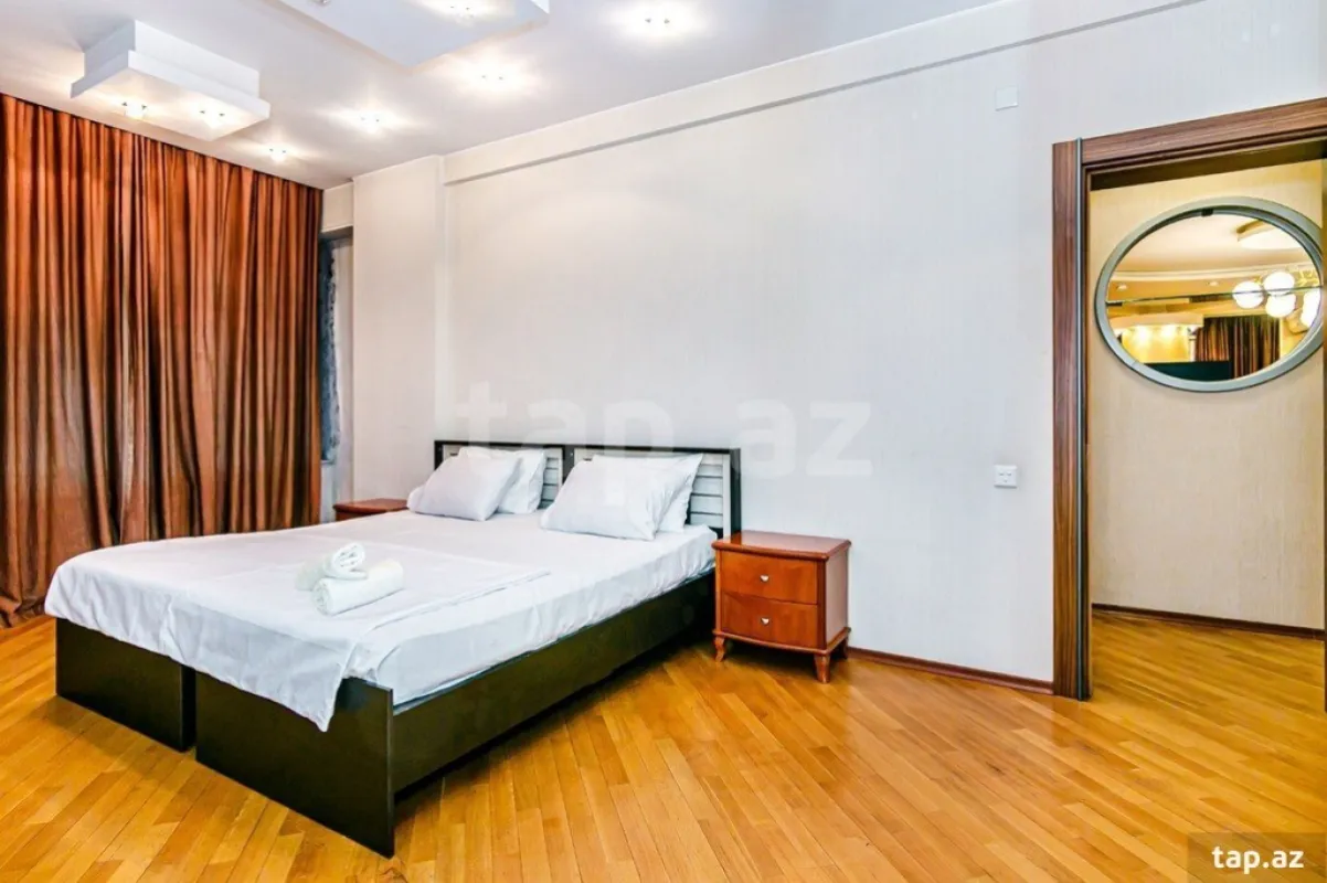 Kirayə verilir 4 otaqlı yeni tikili 200 m²