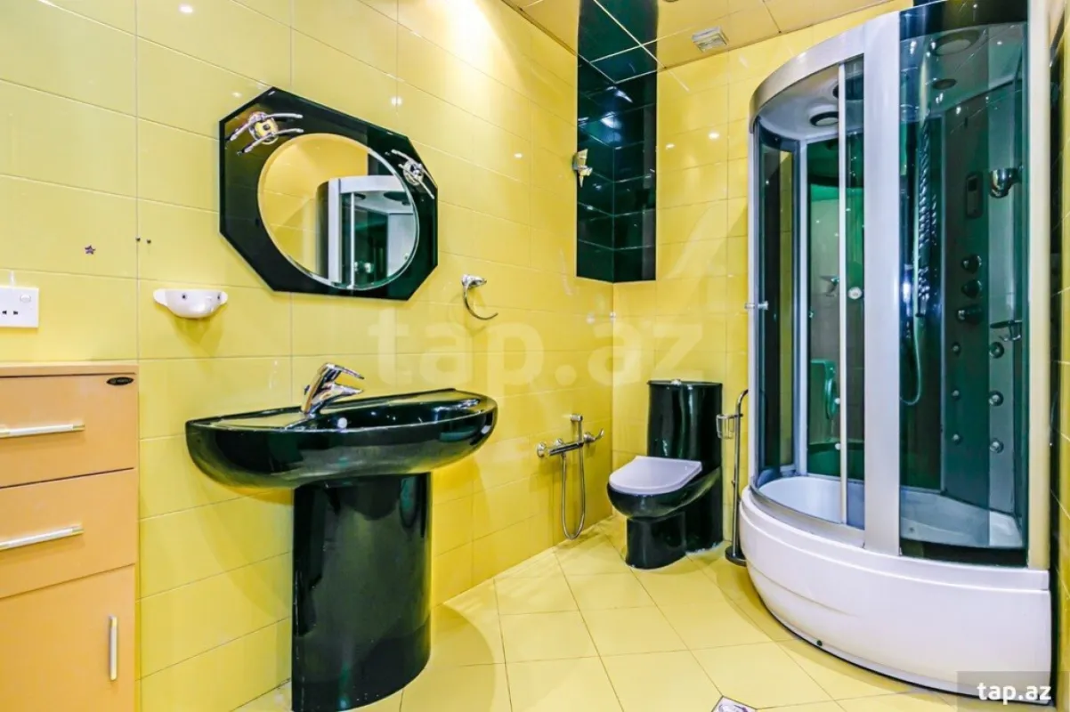 Kirayə verilir 4 otaqlı yeni tikili 200 m²