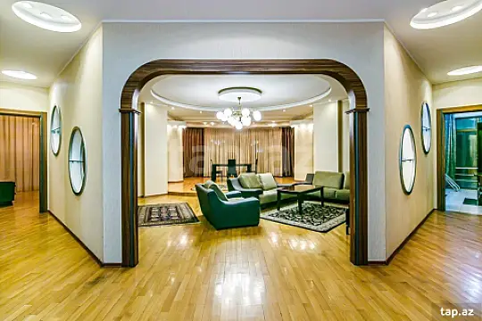 Kirayə verilir 4 otaqlı yeni tikili 200 m²