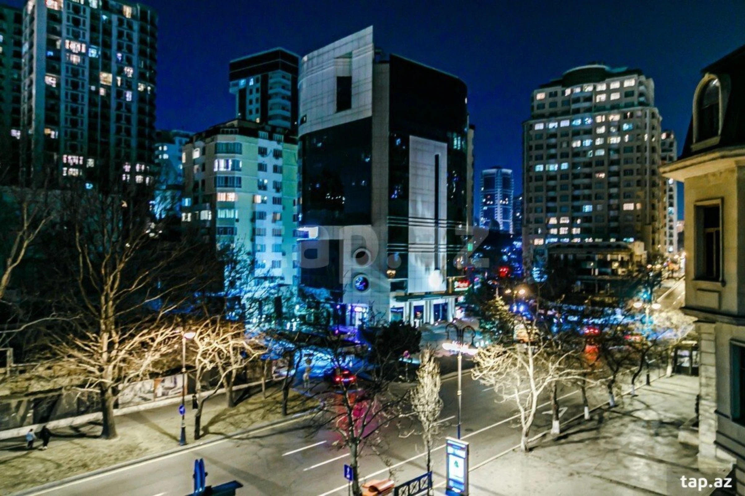 Kirayə verilir 4 otaqlı yeni tikili 200 m²