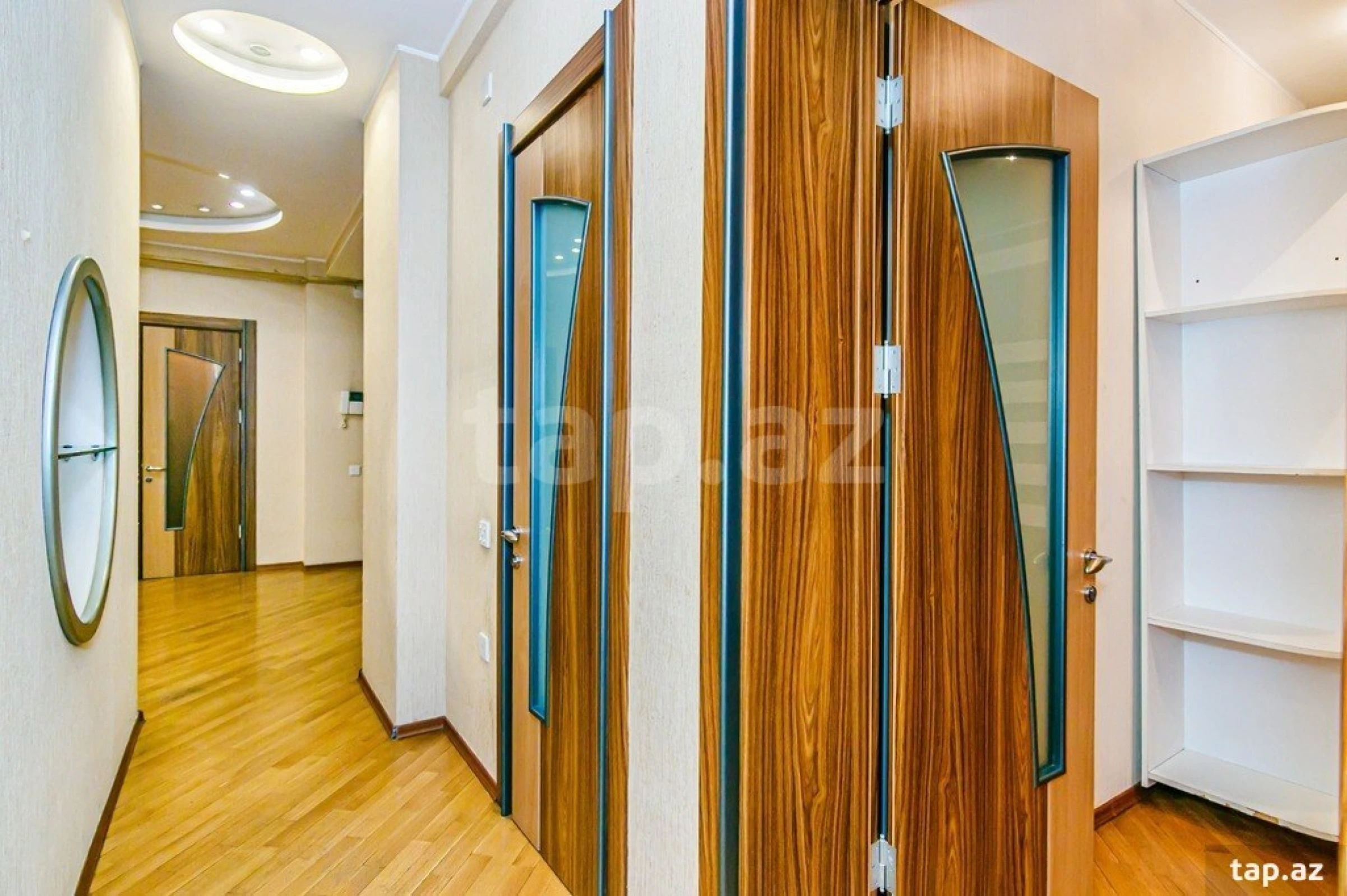 Kirayə verilir 4 otaqlı yeni tikili 200 m²