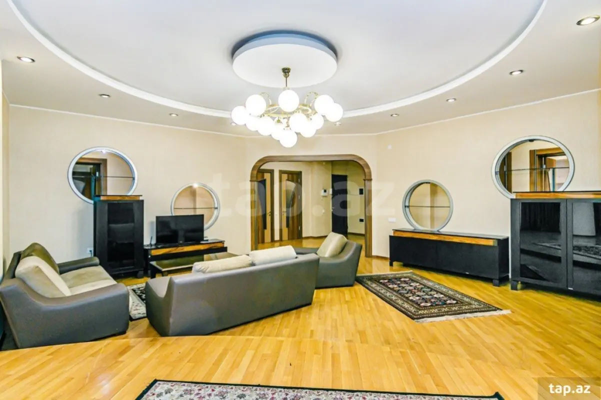 Kirayə verilir 4 otaqlı yeni tikili 200 m²