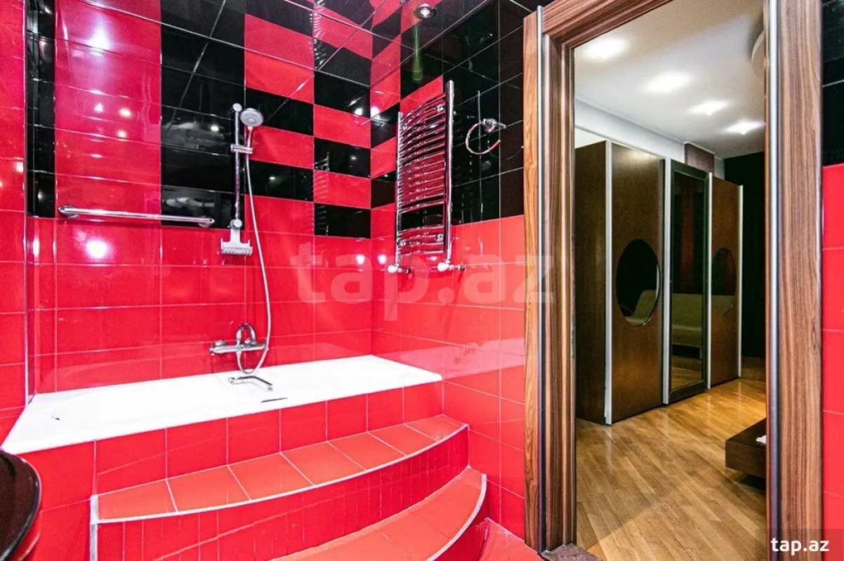 Kirayə verilir 4 otaqlı yeni tikili 200 m²