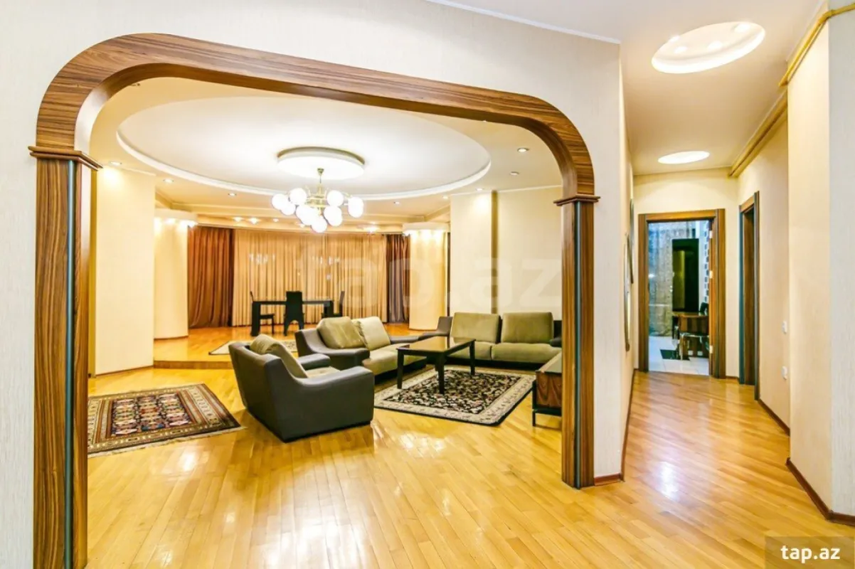 Kirayə verilir 4 otaqlı yeni tikili 200 m²