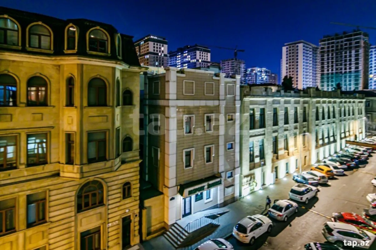 Kirayə verilir 4 otaqlı yeni tikili 200 m²