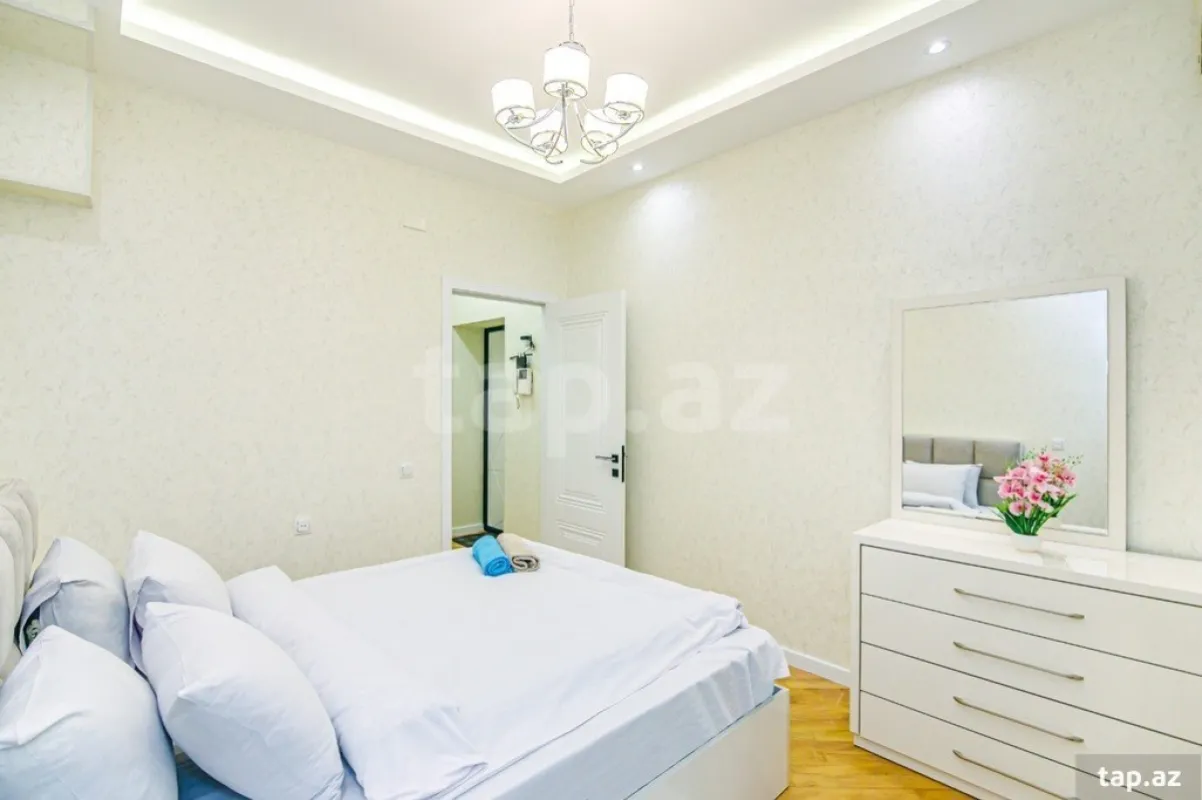 Kirayə verilir 3 otaqlı mənzil 112 m²