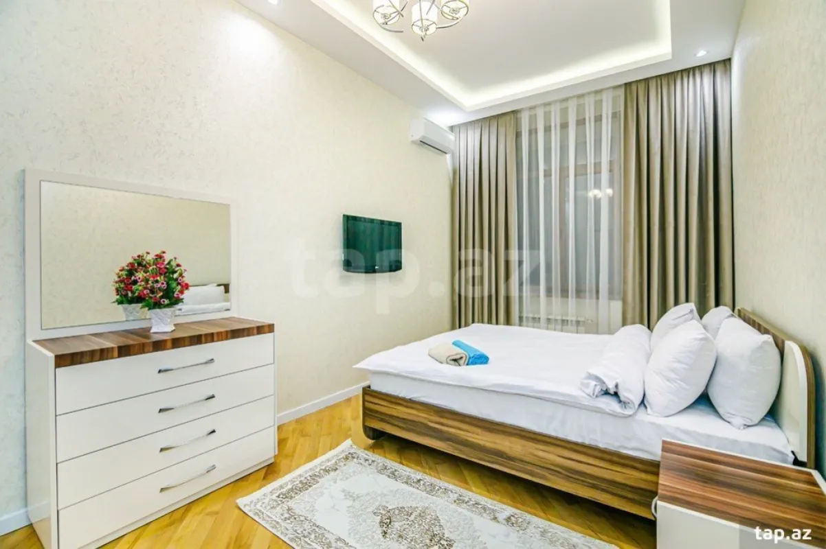 Kirayə verilir 3 otaqlı mənzil 112 m²