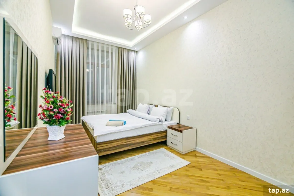 Kirayə verilir 3 otaqlı mənzil 112 m²