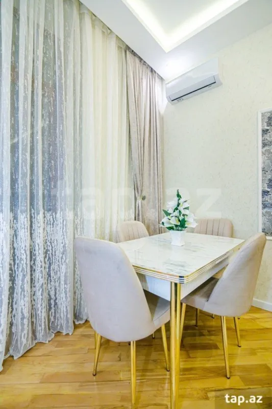 Kirayə verilir 3 otaqlı mənzil 112 m²