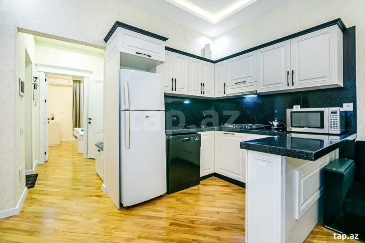 Kirayə verilir 3 otaqlı mənzil 112 m²