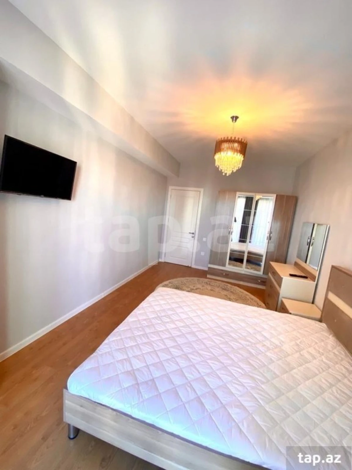Kirayə verilir 2 otaqlı yeni tikili 80 m²
