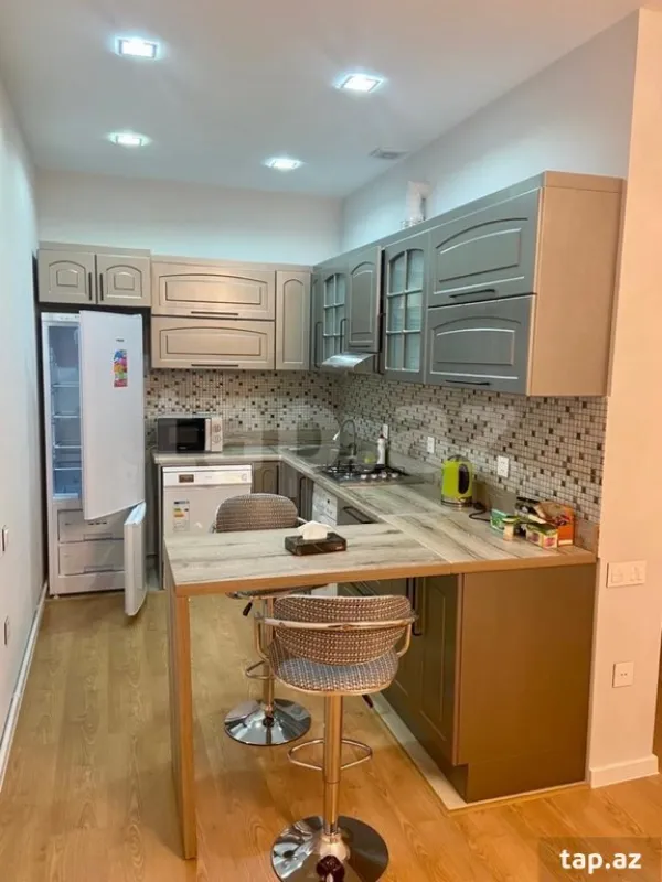 Kirayə verilir 2 otaqlı yeni tikili 80 m²