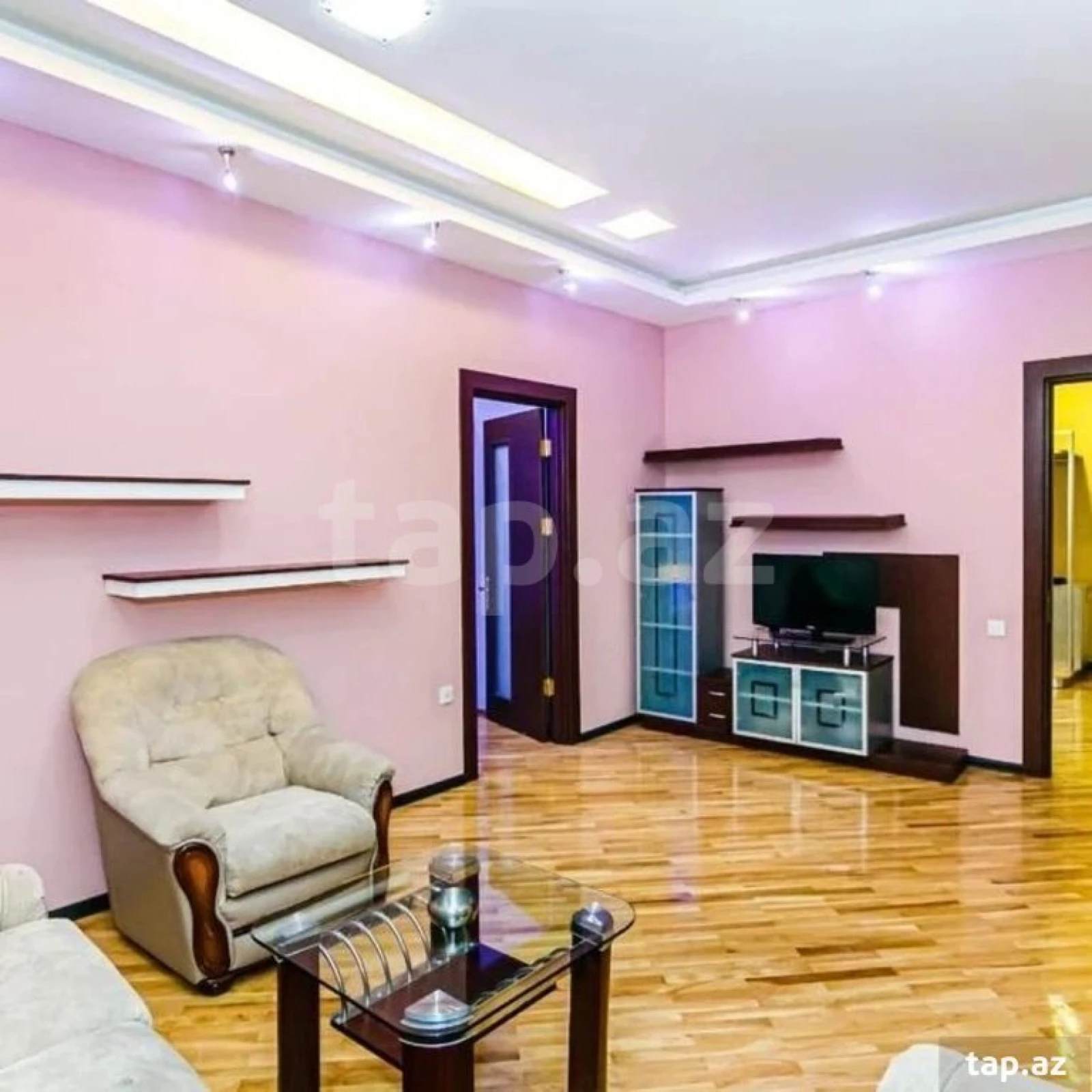 Kirayə verilir 3 otaqlı yeni tikili 90 m²