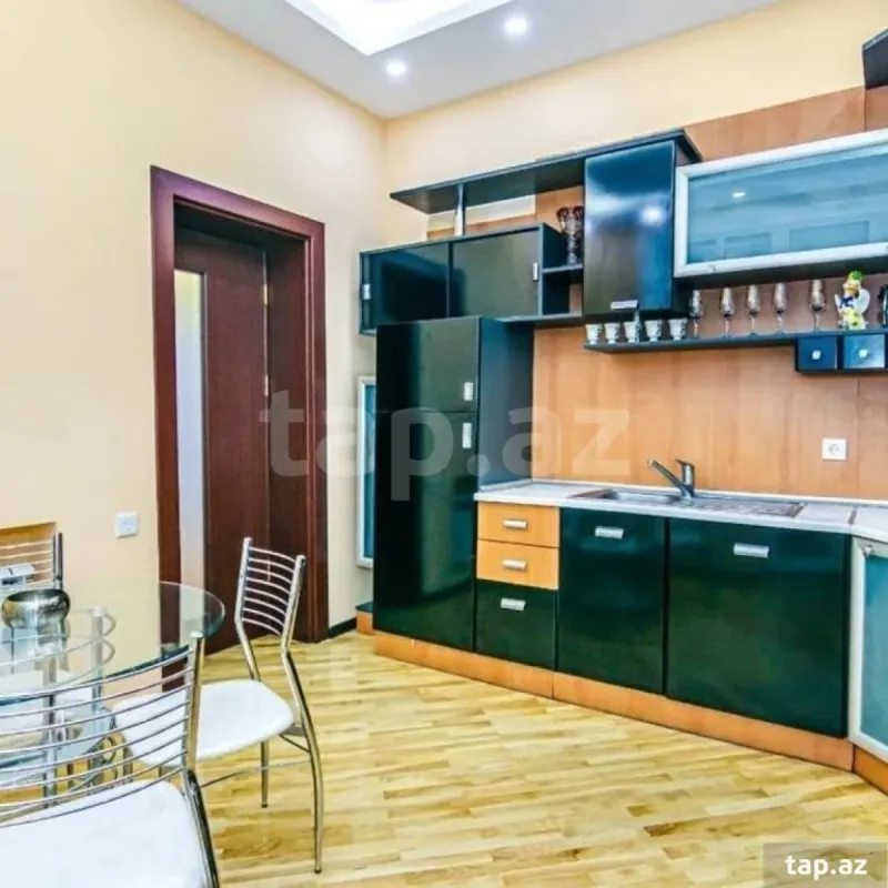 Kirayə verilir 3 otaqlı yeni tikili 90 m²