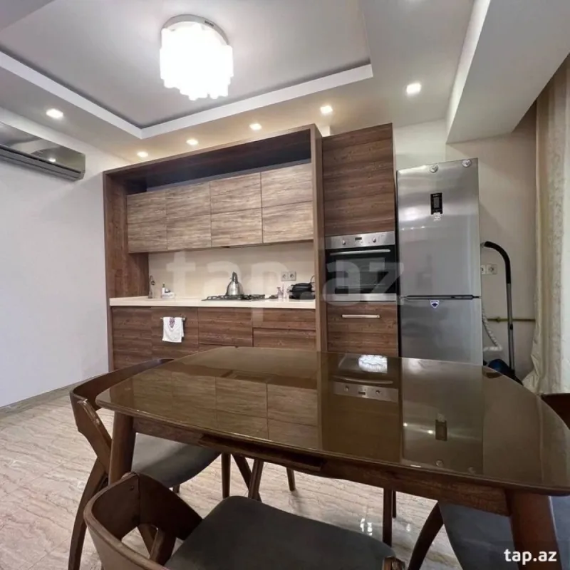 Kirayə verilir 2 otaqlı yeni tikili 80 m²