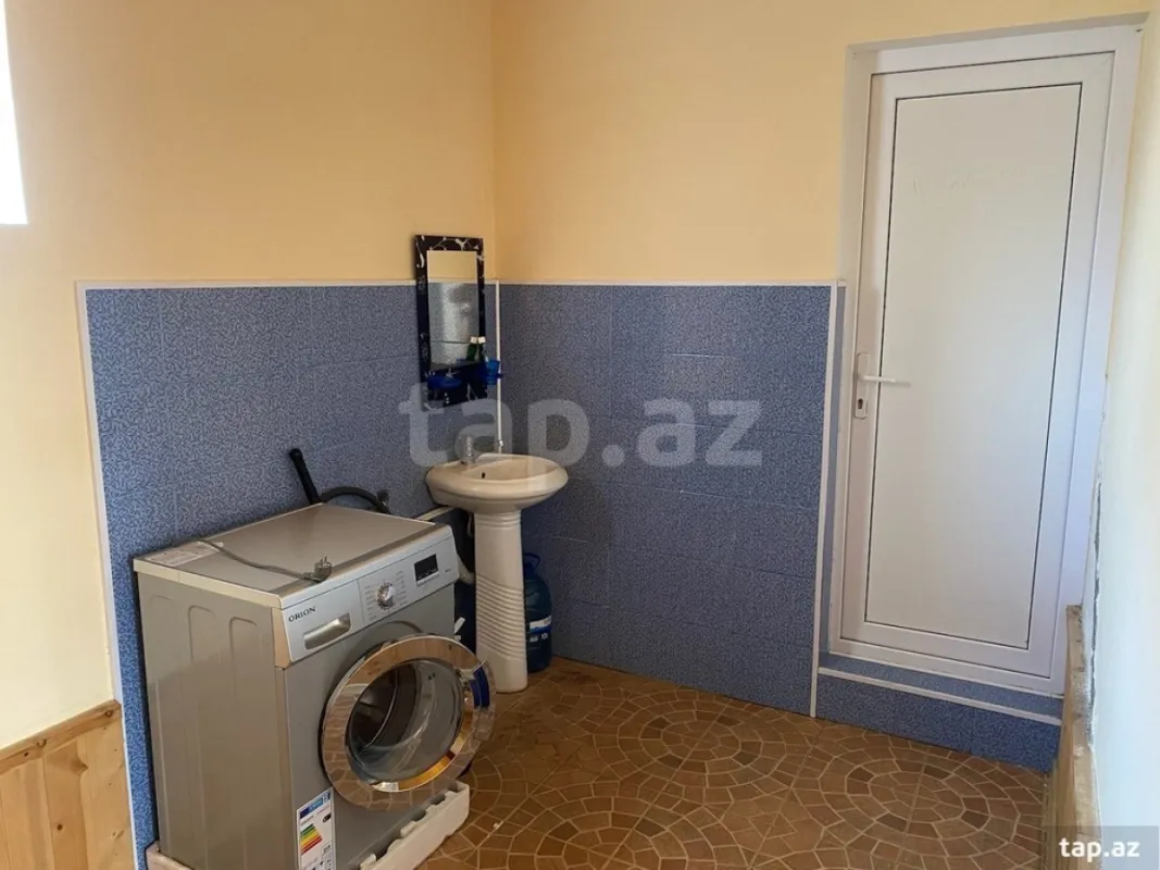 Satılır 5 otaqlı həyət evi