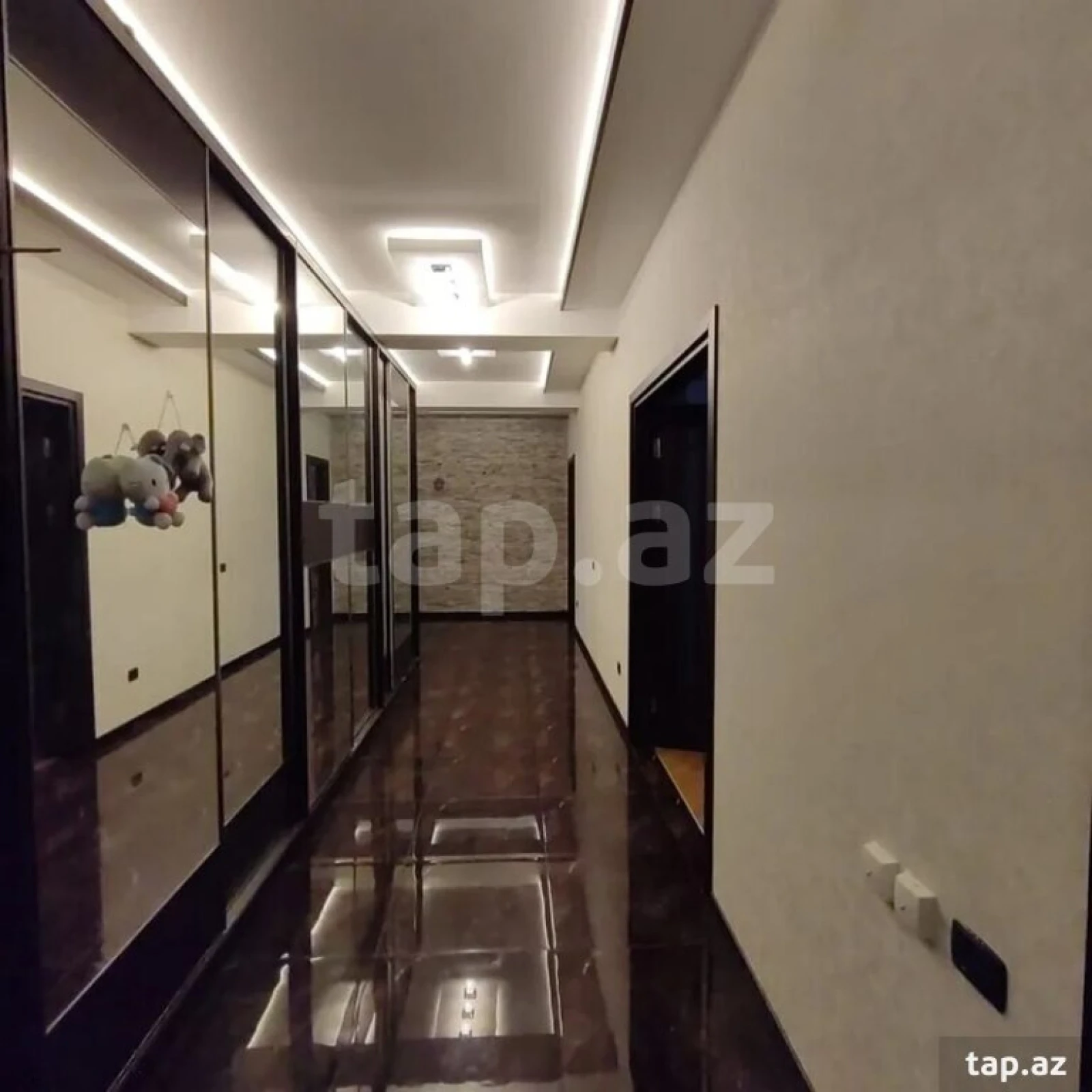 Kirayə verilir 2 otaqlı yeni tikili 75 m²