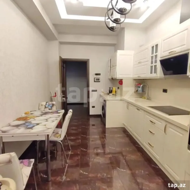 Kirayə verilir 2 otaqlı yeni tikili 75 m²