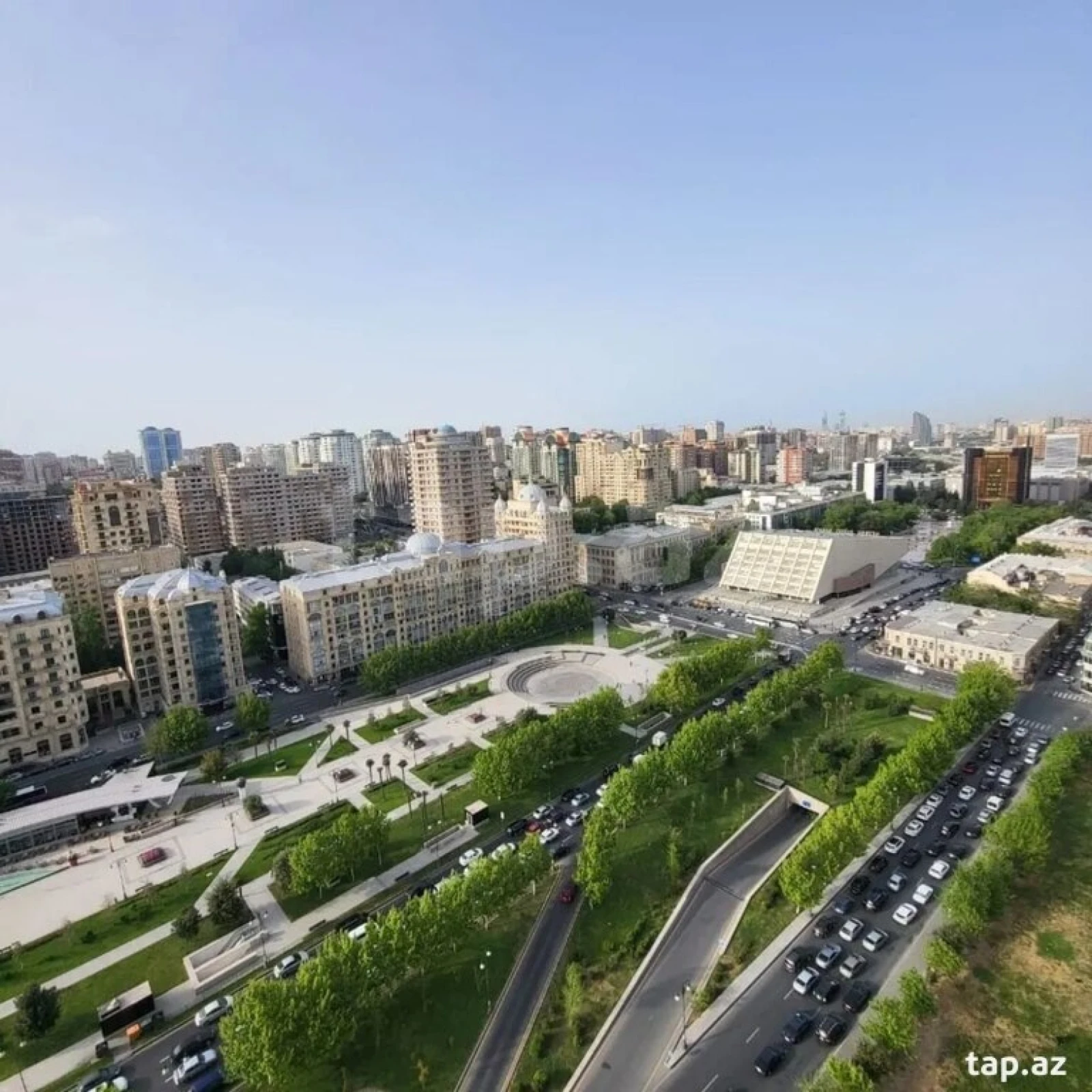 Kirayə verilir 2 otaqlı yeni tikili 90 m²