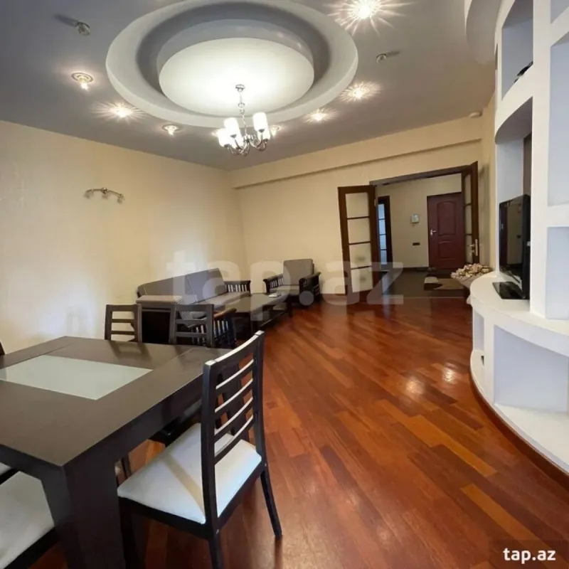 Kirayə verilir 3 otaqlı yeni tikili 85 m²