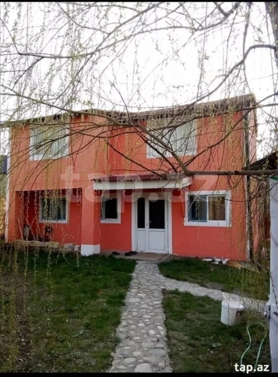 Kirayə verilir 3 otaqlı həyət evi