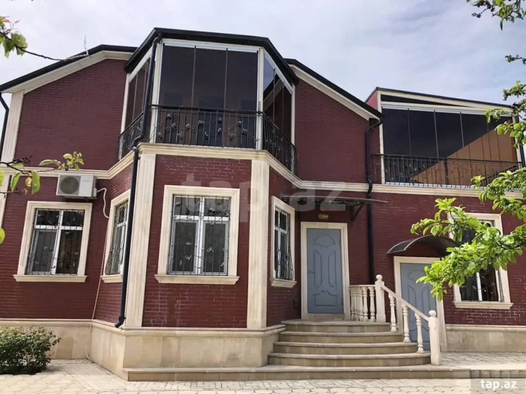 Satılır 5 otaqlı həyət evi 270 m²