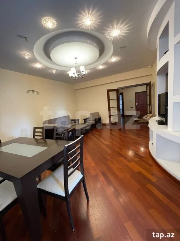 Kirayə verilir 3 otaqlı yeni tikili 100 m²