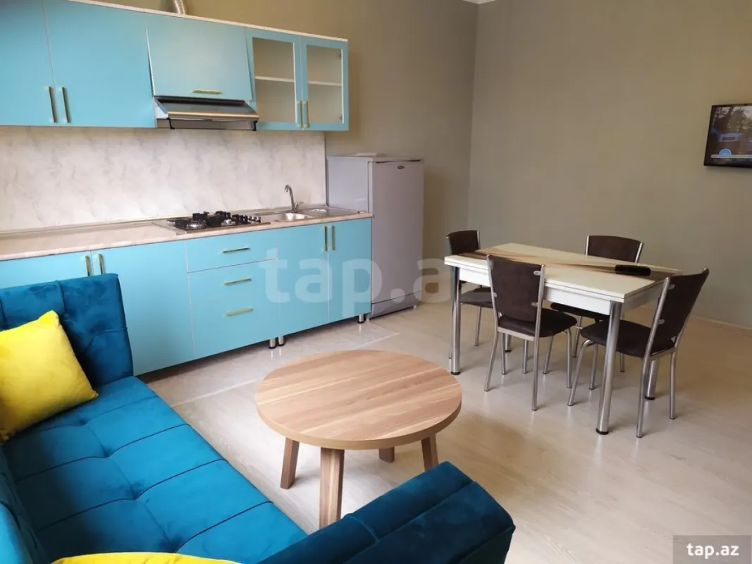 Kirayə verilir 4 otaqlı həyət evi