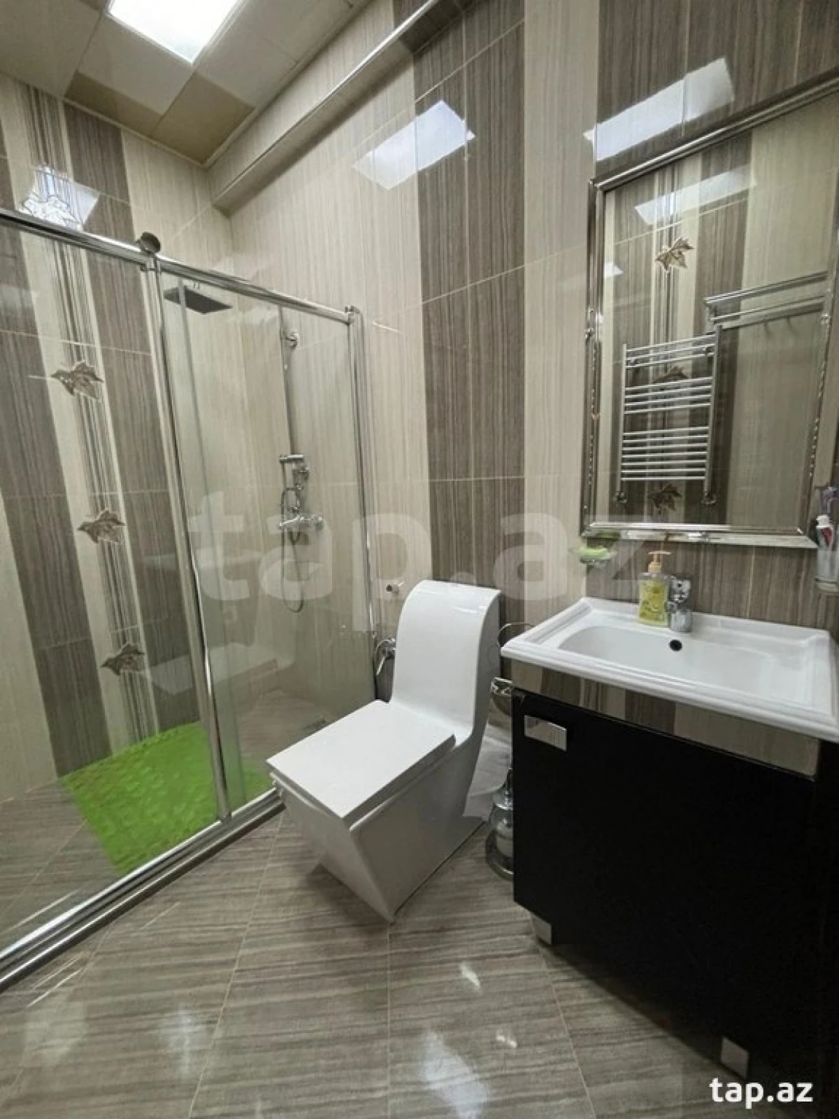 Satılır 2 otaqlı yeni tikili 60 m²