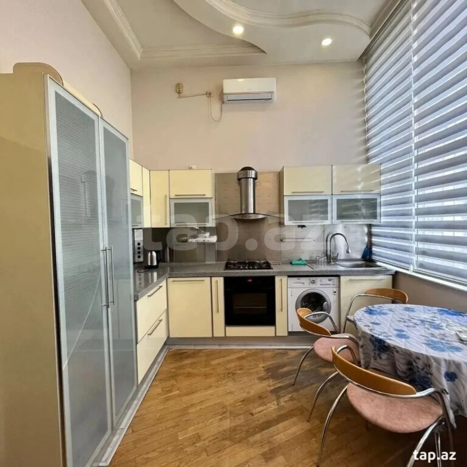 Kirayə verilir 3 otaqlı yeni tikili 100 m²