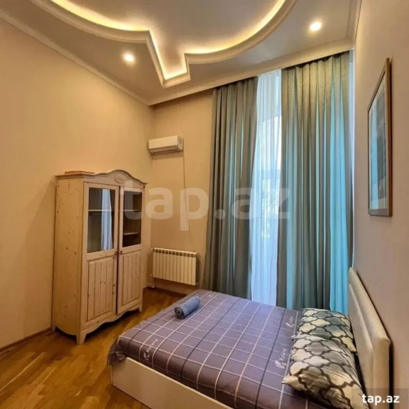 Kirayə verilir 3 otaqlı yeni tikili 100 m²