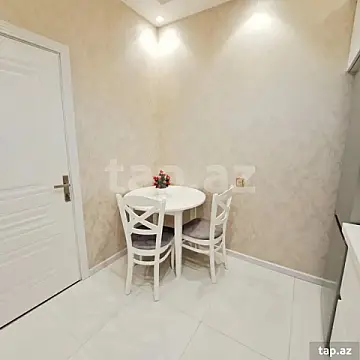 Kirayə verilir 3 otaqlı yeni tikili 90 m²