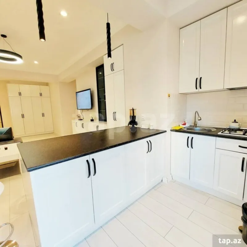 Kirayə verilir 3 otaqlı yeni tikili 100 m²