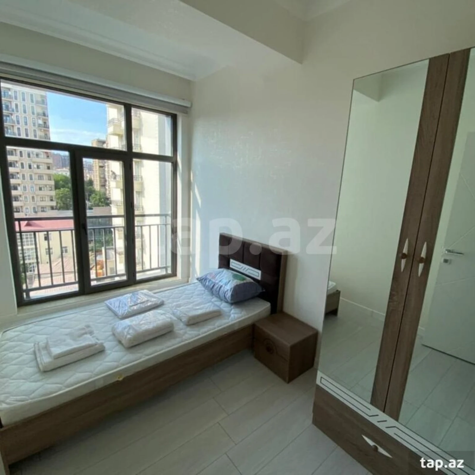 Kirayə verilir 2 otaqlı yeni tikili 75 m²