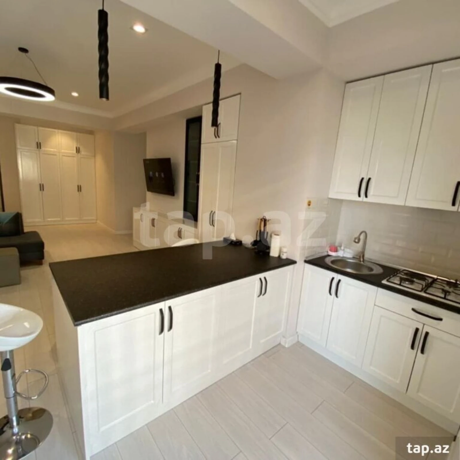 Kirayə verilir 2 otaqlı yeni tikili 75 m²