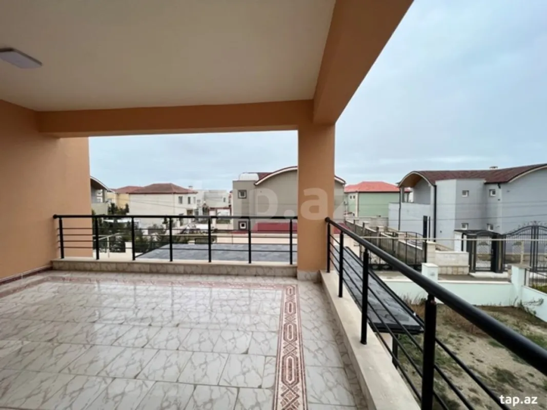 Satılır 5 otaqlı həyət evi