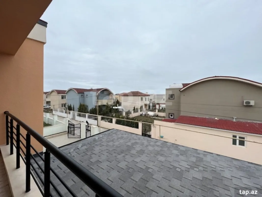 Satılır 5 otaqlı həyət evi