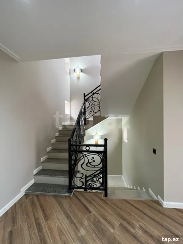 Satılır 5 otaqlı həyət evi