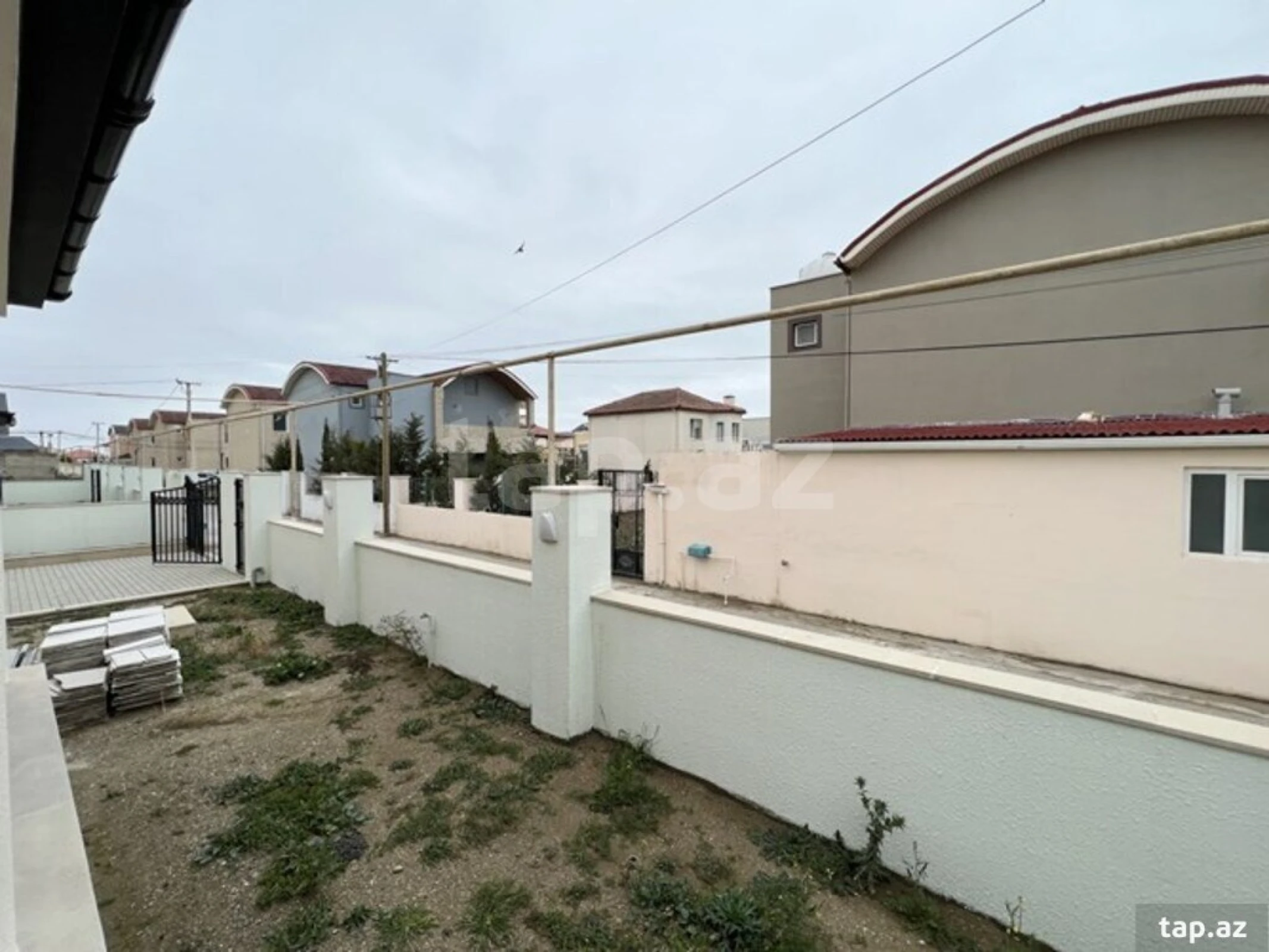 Satılır 5 otaqlı həyət evi